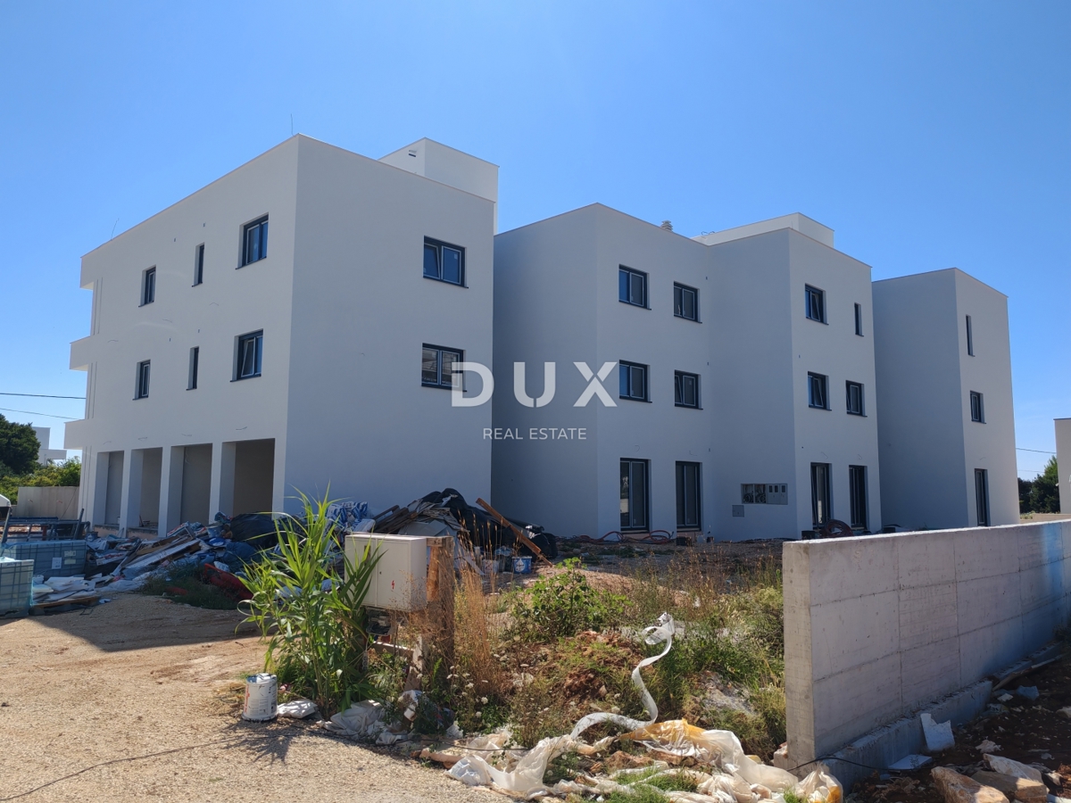 ZADAR, ZATON - Dvoetažni penthouse s čudovitim razgledom 95 metrov od morja! SB3