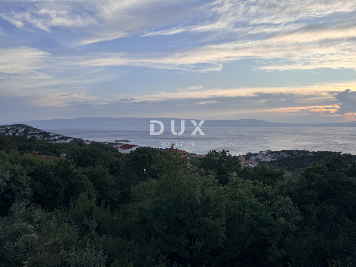 NOVI VINODOLSKI, KLENOVICA - parcela s panoramskim razgledom za vilo ali stanovanjski objekt