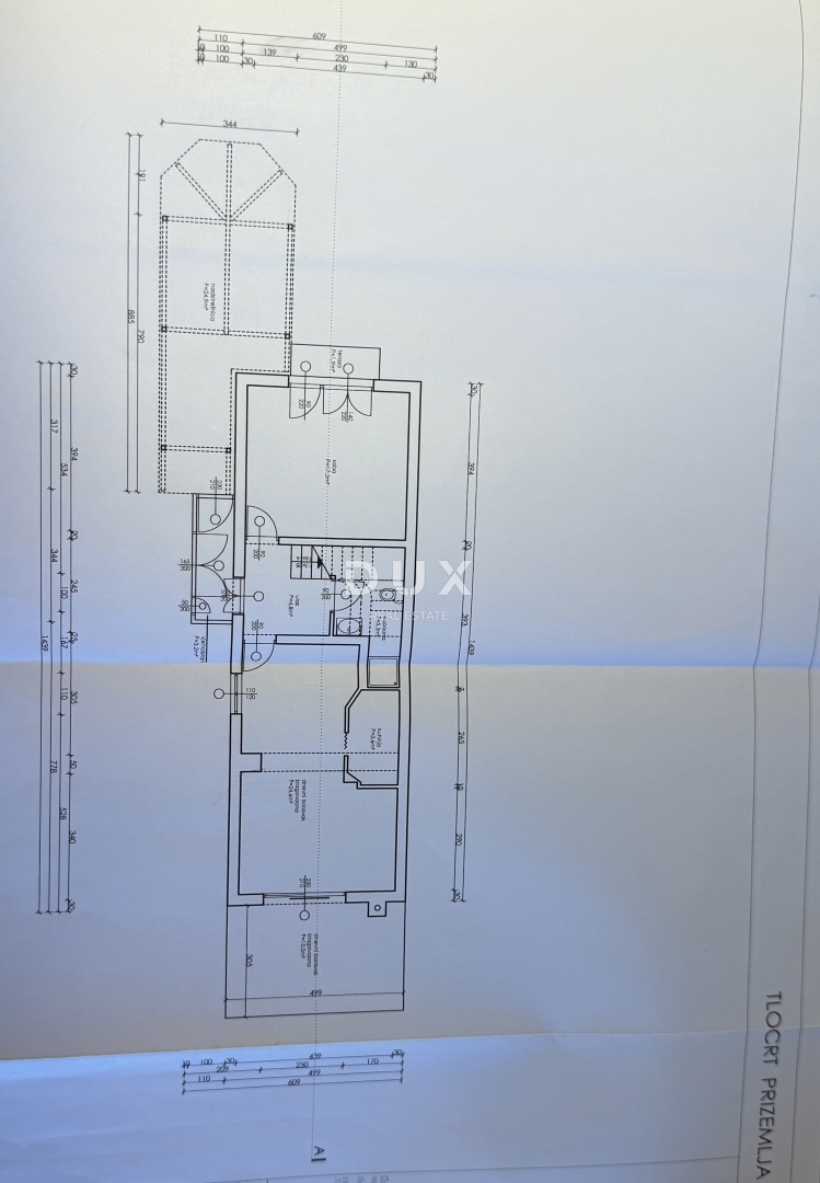 ZAGREB, MAKSIMIR - družinska hiša na odlični lokaciji!