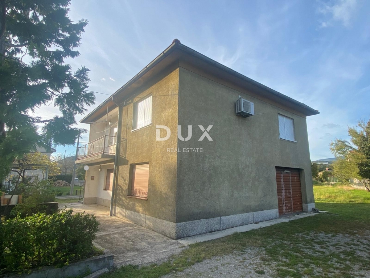 RIJEKA, DRAŽICE, CENTER - samostojna hiša z dvema ločenima stanovanjema na odlični lokaciji + 2.200 m2 GRADBENEGA ZEMLJIŠČA! PRILOŽNOST!