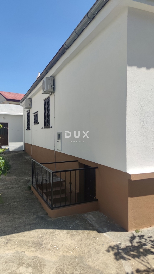 ZADAR, SELINE - PRILOŽNOST! Hiša v 1. vrsti do morja