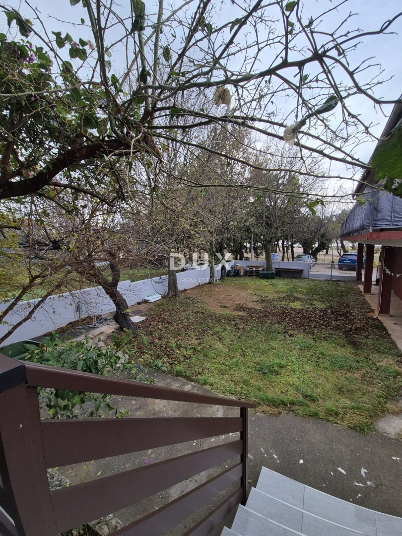 ZADAR, SELINE - PRILOŽNOST! Hiša v 1. vrsti do morja