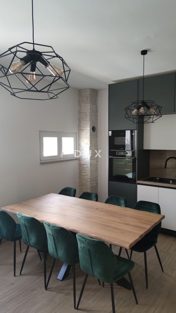 ZADAR, SELINE - PRILOŽNOST! Hiša v 1. vrsti do morja