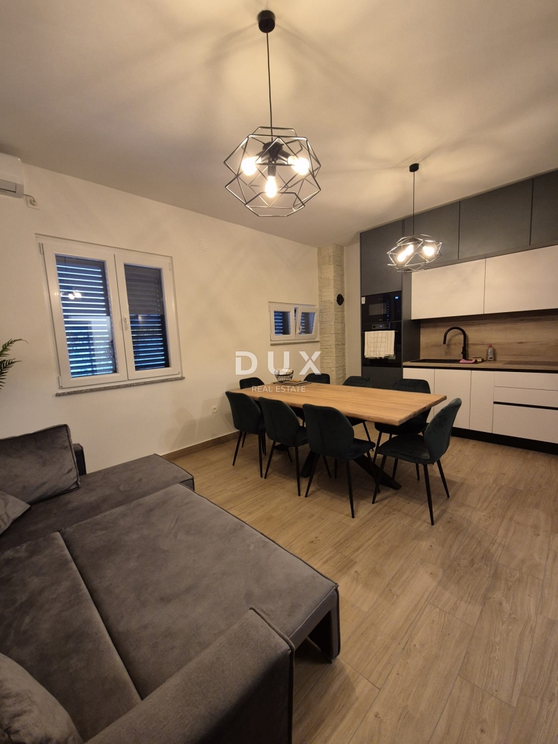 ZADAR, SELINE - PRILOŽNOST! Hiša v 1. vrsti do morja