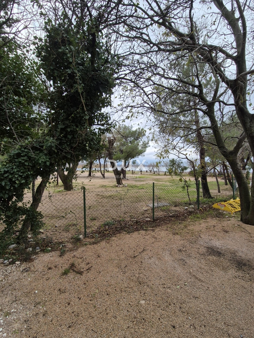 ZADAR, SELINE - PRILOŽNOST! Hiša v 1. vrsti do morja