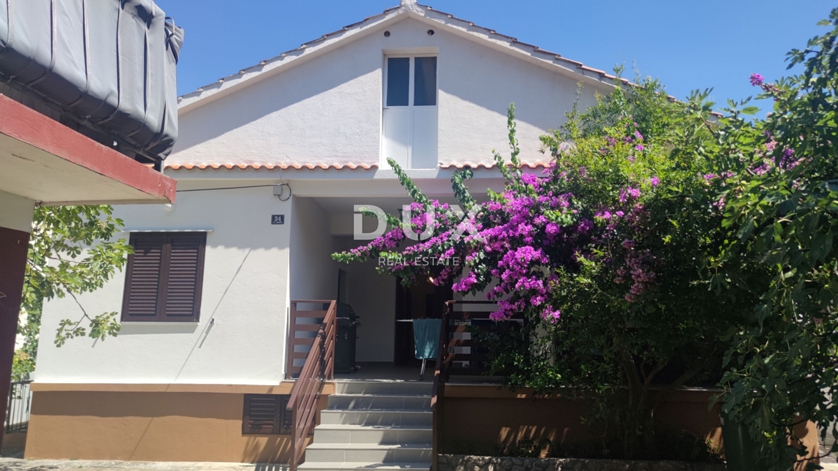 ZADAR, SELINE - PRILOŽNOST! Hiša v 1. vrsti do morja