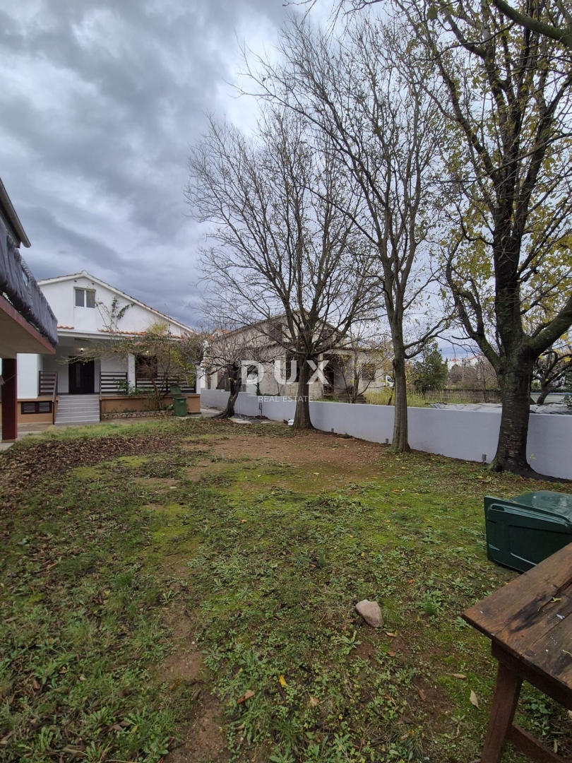 ZADAR, SELINE - PRILOŽNOST! Hiša v 1. vrsti do morja