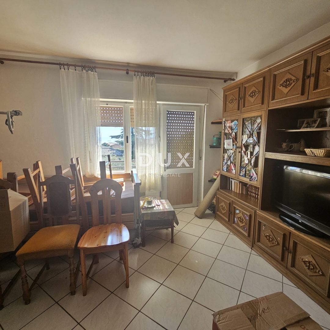 RIJEKA, ZAMET - 2-sobno stanovanje z dnevno sobo v zasebni hiši, terasa, pogled na morje, SAMO PRI NAS!