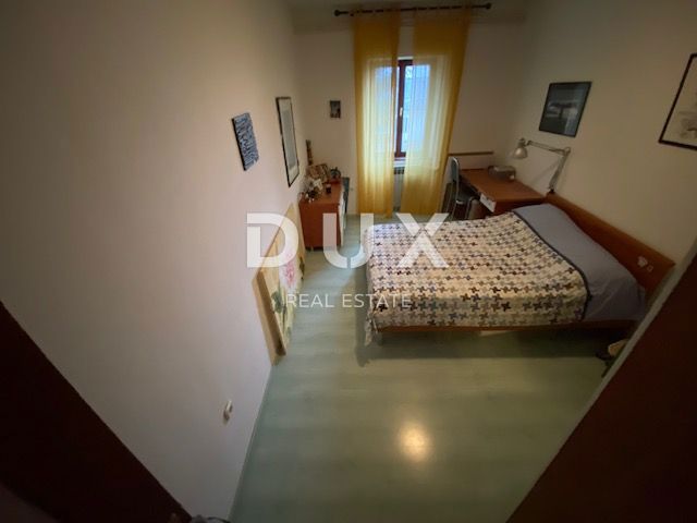 RIJEKA, TRSAT, CENTER - stanovanje 103 m2 v pritličju + GARAŽA 25 m2 + vrt v središču Trsata! PRILOŽNOST!