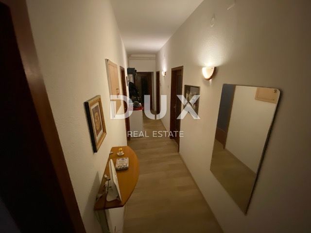 RIJEKA, TRSAT, CENTER - stanovanje 103 m2 v pritličju + GARAŽA 25 m2 + vrt v središču Trsata! PRILOŽNOST!