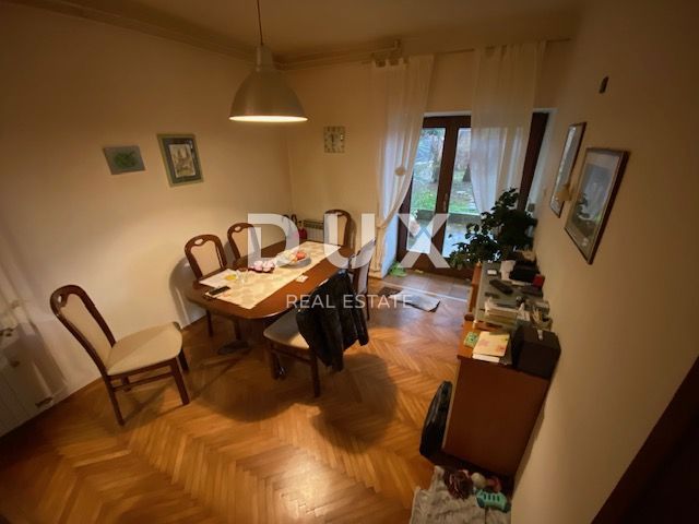 RIJEKA, TRSAT, CENTER - stanovanje 103 m2 v pritličju + GARAŽA 25 m2 + vrt v središču Trsata! PRILOŽNOST!