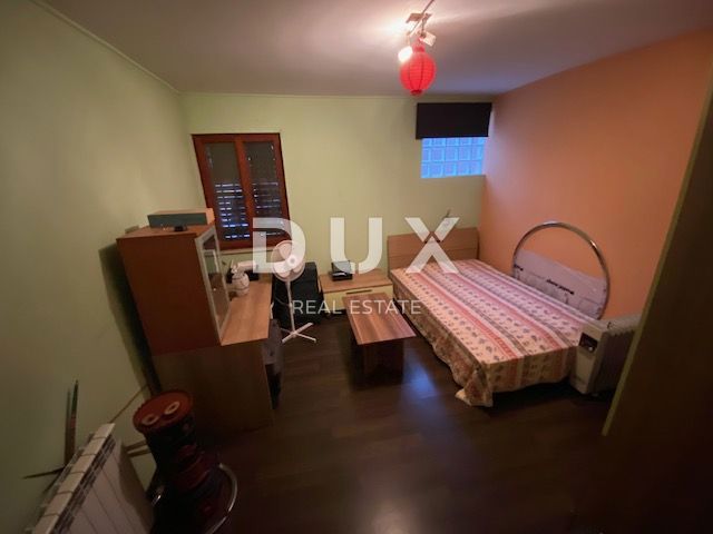 RIJEKA, TRSAT, CENTER - stanovanje 103 m2 v pritličju + GARAŽA 25 m2 + vrt v središču Trsata! PRILOŽNOST!