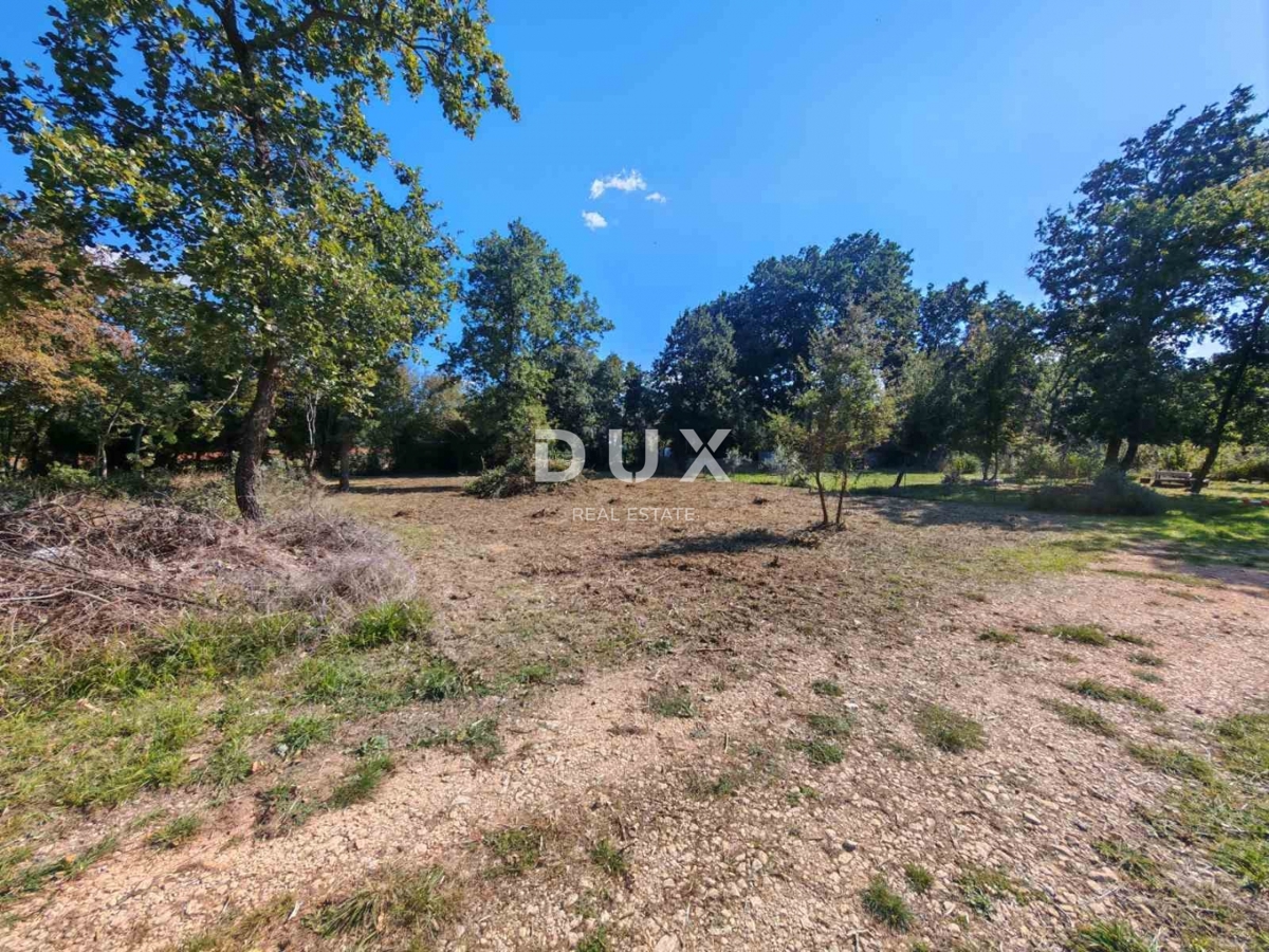 ISTRA, MUNTIĆ - Vikend parcela v bližini Pule