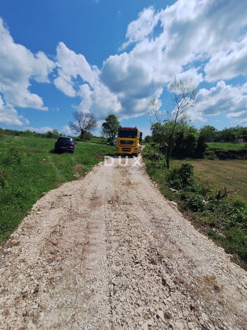 ISTRA, SVETVINČENAT - Tri parcele z veljavnimi dovoljenji