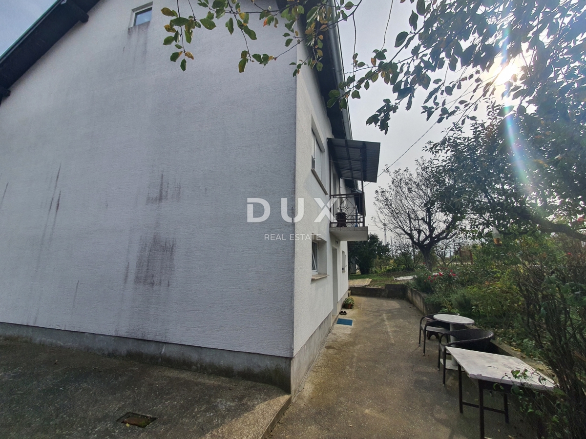 ZAGREB, SESVETE - Hiša z velikim vrtom - idealna za družino ali investicijo v več stanovanjskih enot