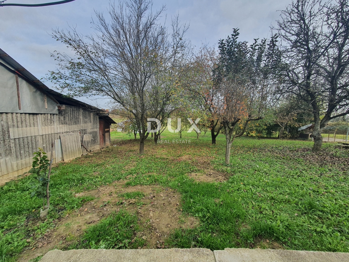 ZAGREB, SESVETE - Hiša z velikim vrtom - idealna za družino ali investicijo v več stanovanjskih enot