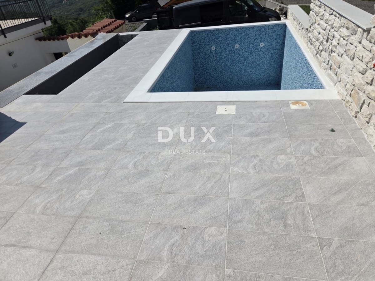 BRIBIR - Kamnita polpritlična hiša z bazenom