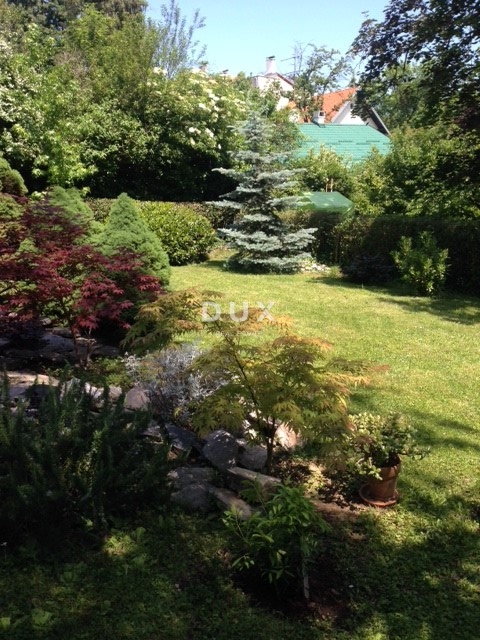 ZAGREB, MAKSIMIR - Vila v centru Zagreba