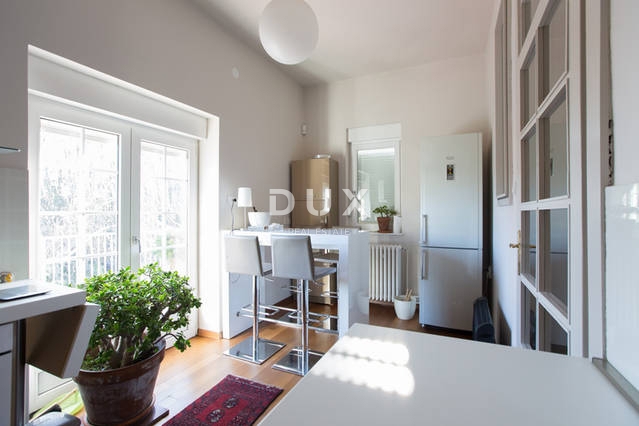 ZAGREB, MAKSIMIR - Vila v centru Zagreba