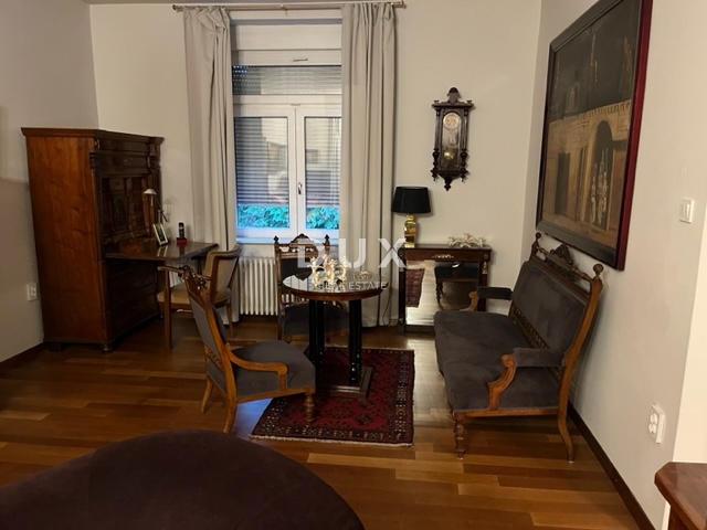 ZAGREB, MAKSIMIR - Vila v centru Zagreba