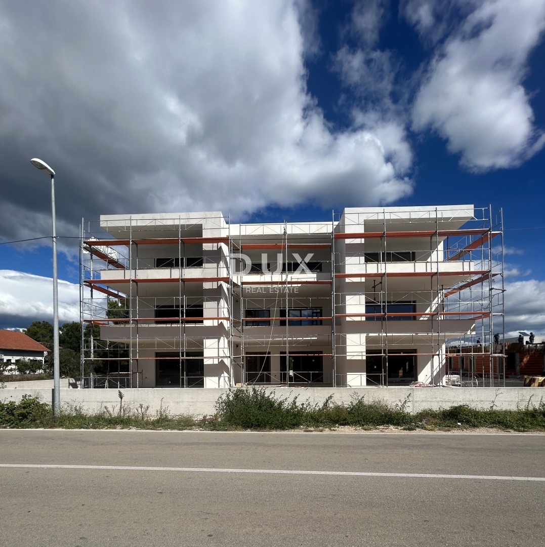 ŠIBENIK, SRIMA - Luksuzno stanovanje v novogradnji, 300 m od morja in plaže