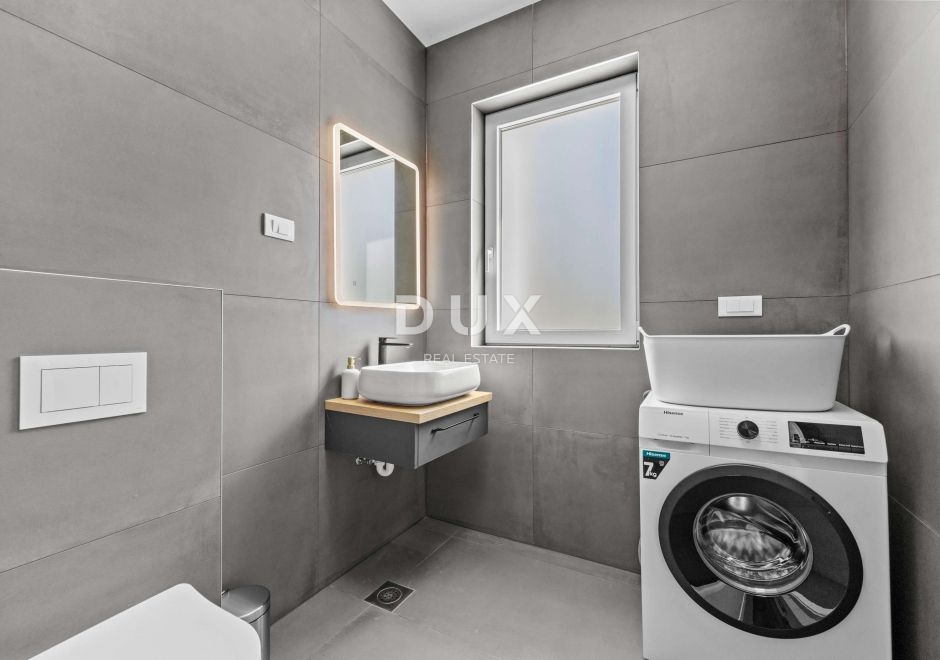 ISTRA, SVETVINČENAT – Moderna vila z ogrevanim bazenom, sončno elektrarno in popolno zasebnostjo