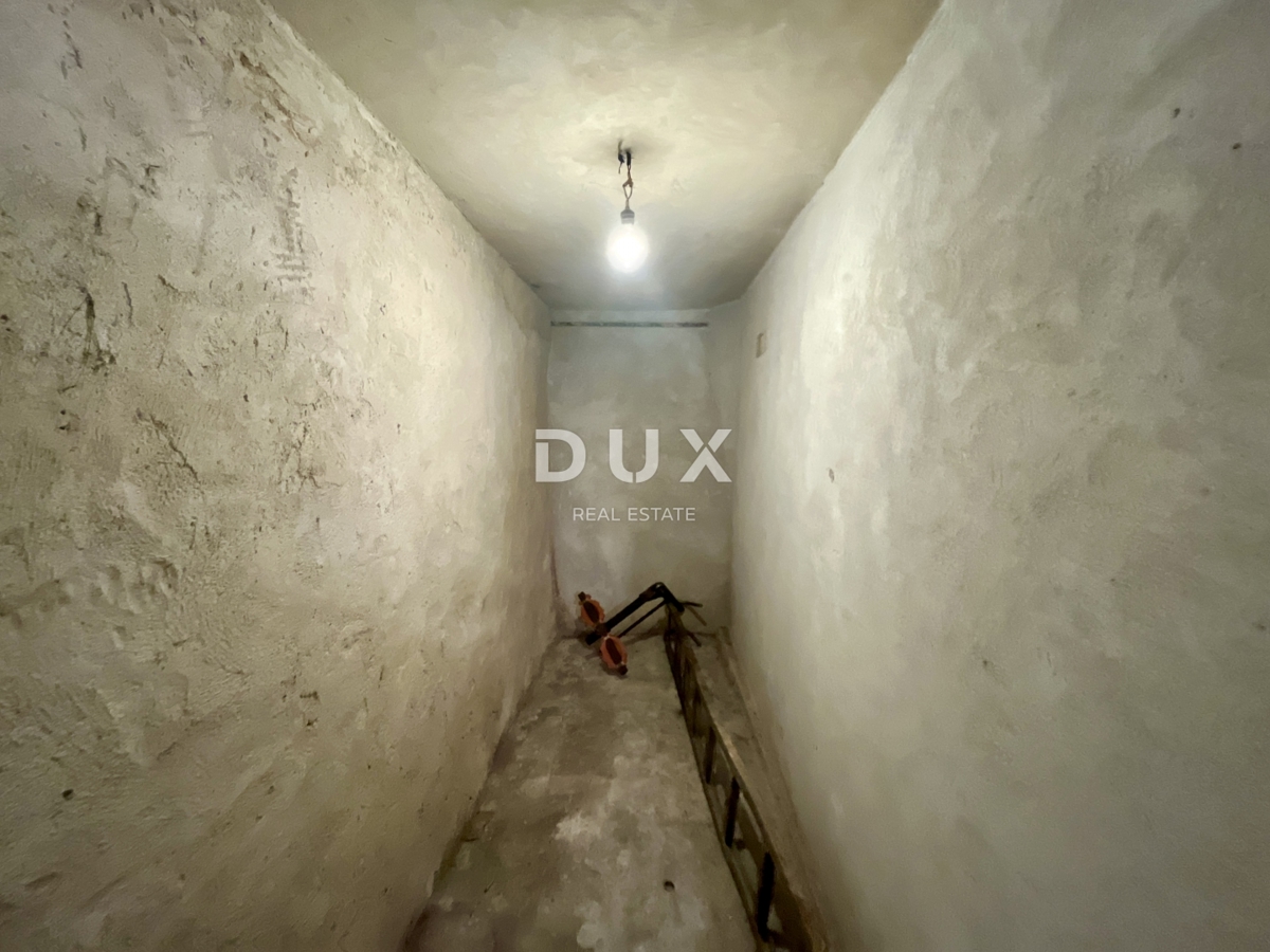 MATULJI - Hiša s potencialom!