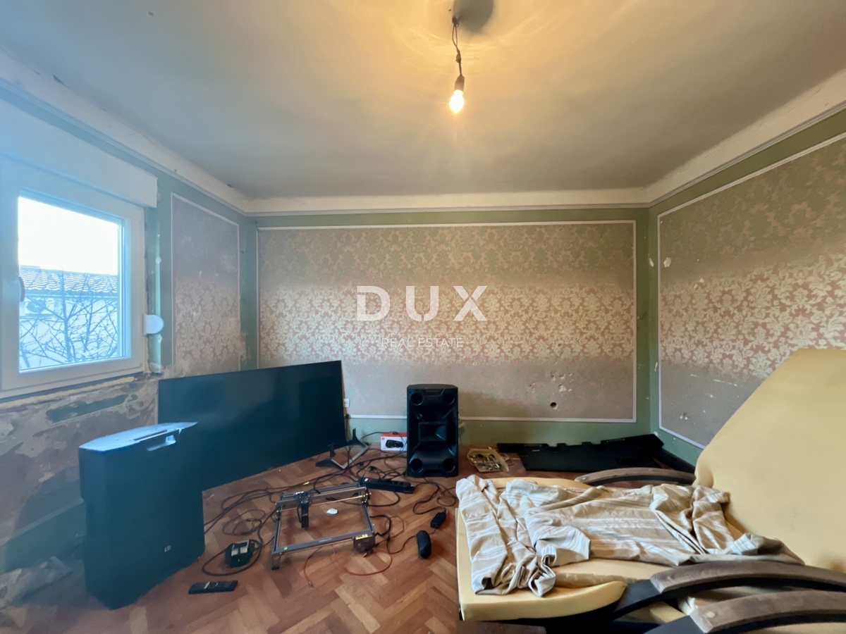 MATULJI - Hiša s potencialom!