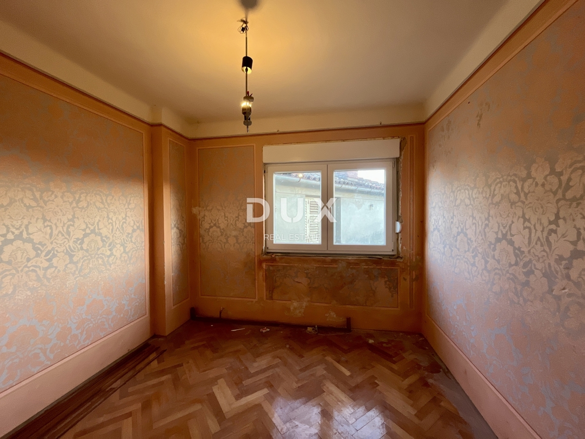 MATULJI - Hiša s potencialom!