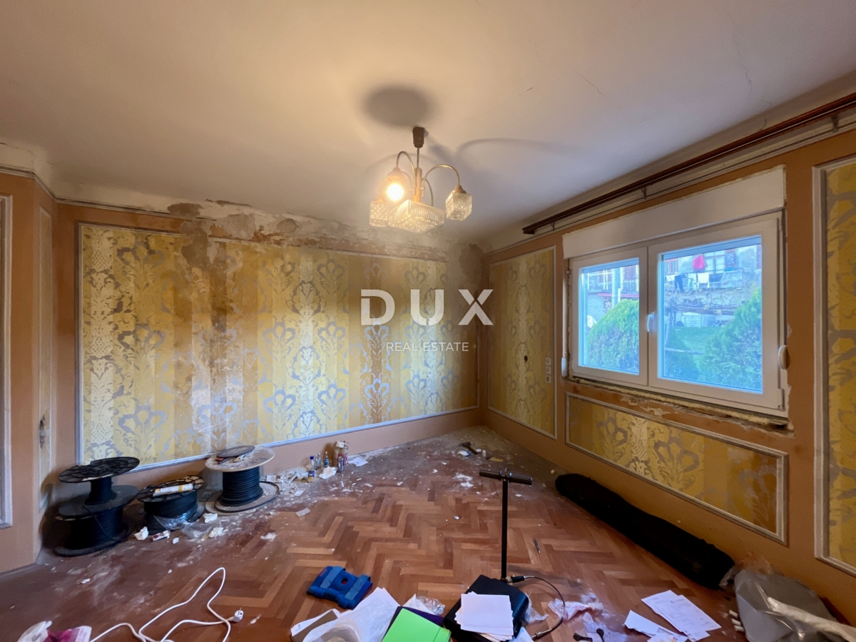 MATULJI - Hiša s potencialom!