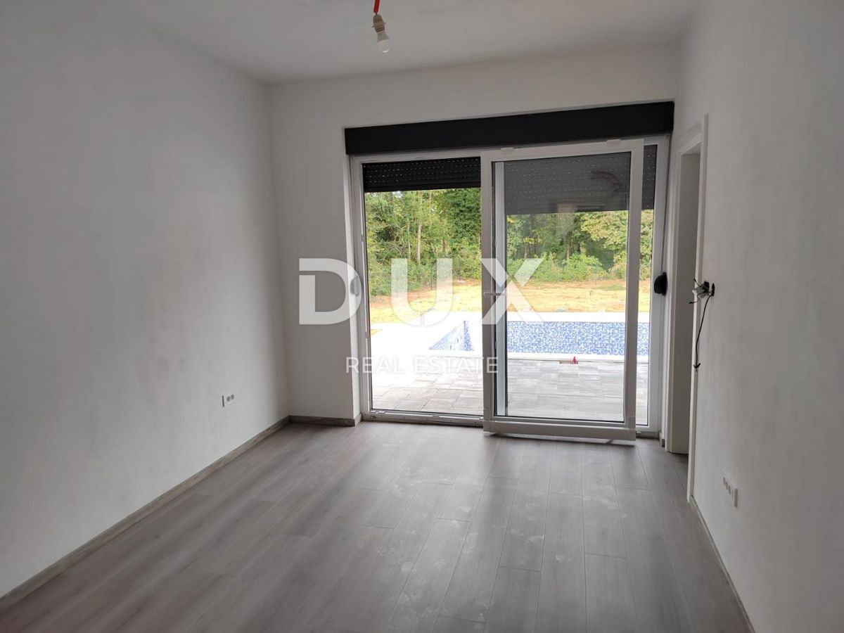 ISTRA, KRŠAN - Moderna enonadstropna hiša z zunanjim bazenom 111 m2