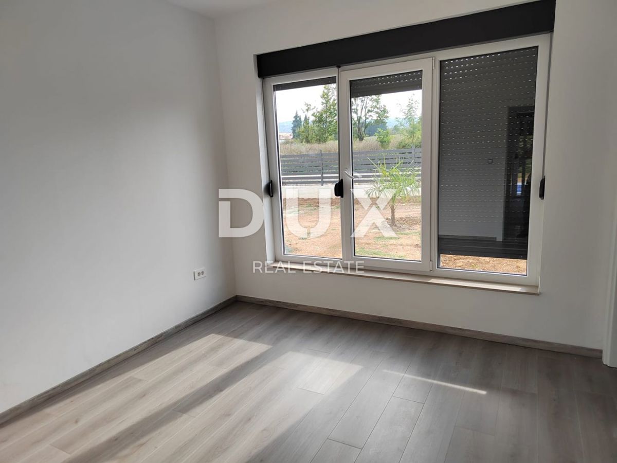 ISTRA, KRŠAN - Moderna enonadstropna hiša z zunanjim bazenom 111 m2