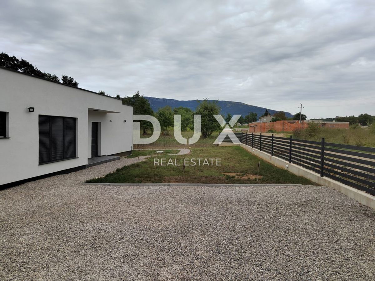 ISTRA, KRŠAN - Moderna enonadstropna hiša z zunanjim bazenom 111 m2