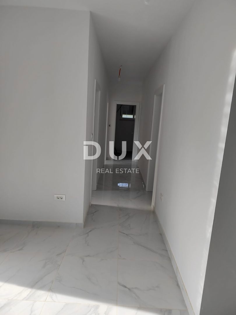 ISTRA, KRŠAN - Moderna enonadstropna hiša z zunanjim bazenom 111 m2