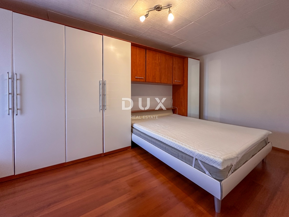 KOSTRENA - prenovljena vrstna hiša, pripravljena za družinsko življenje v bližini morja