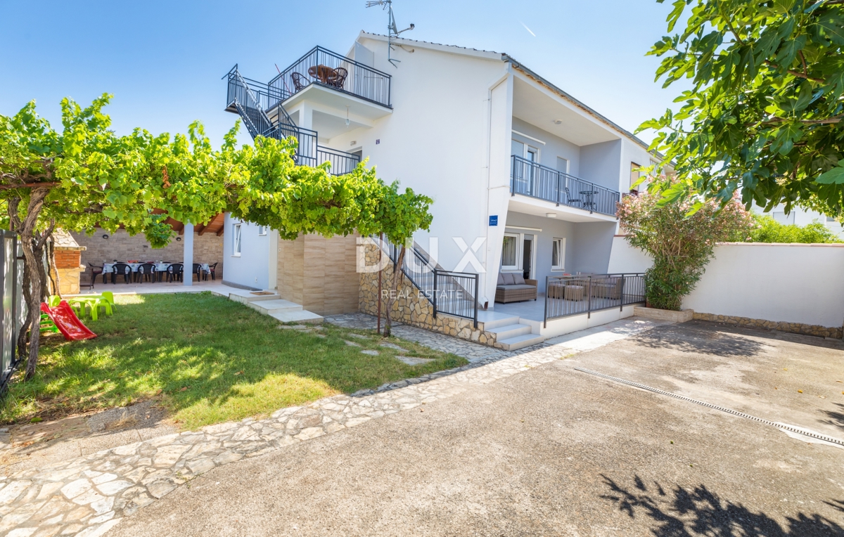 ISTRA, MEDULIN - Hiša s 3 stanovanjskimi enotami v bližini morja!