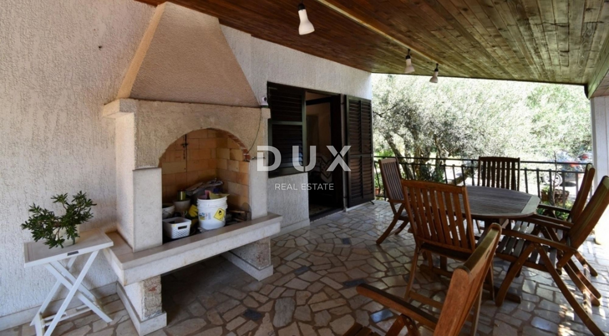 ISTRA, POREČ - Hiša na prostorni posesti z bazenom in popolno zasebnostjo!