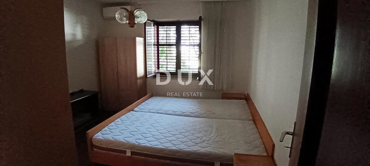 ISTRA, POREČ - Hiša na prostorni posesti z bazenom in popolno zasebnostjo!