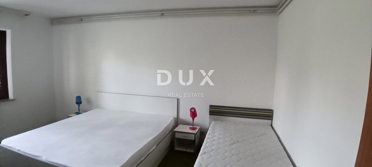 ISTRA, POREČ - Hiša na prostorni posesti z bazenom in popolno zasebnostjo!