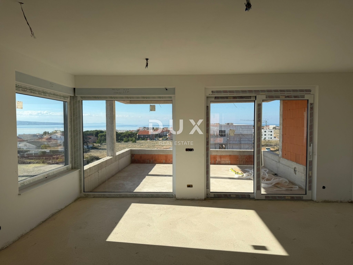 OTOK PAG, POVLJANA – Luksuzni penthouse s panoramskim razgledom v novogradnji