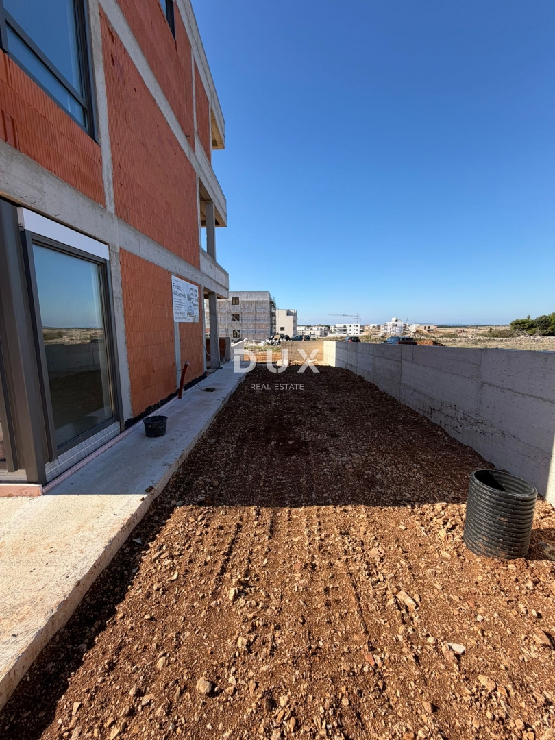 OTOK PAG, POVLJANA – Luksuzni penthouse s panoramskim razgledom v novogradnji