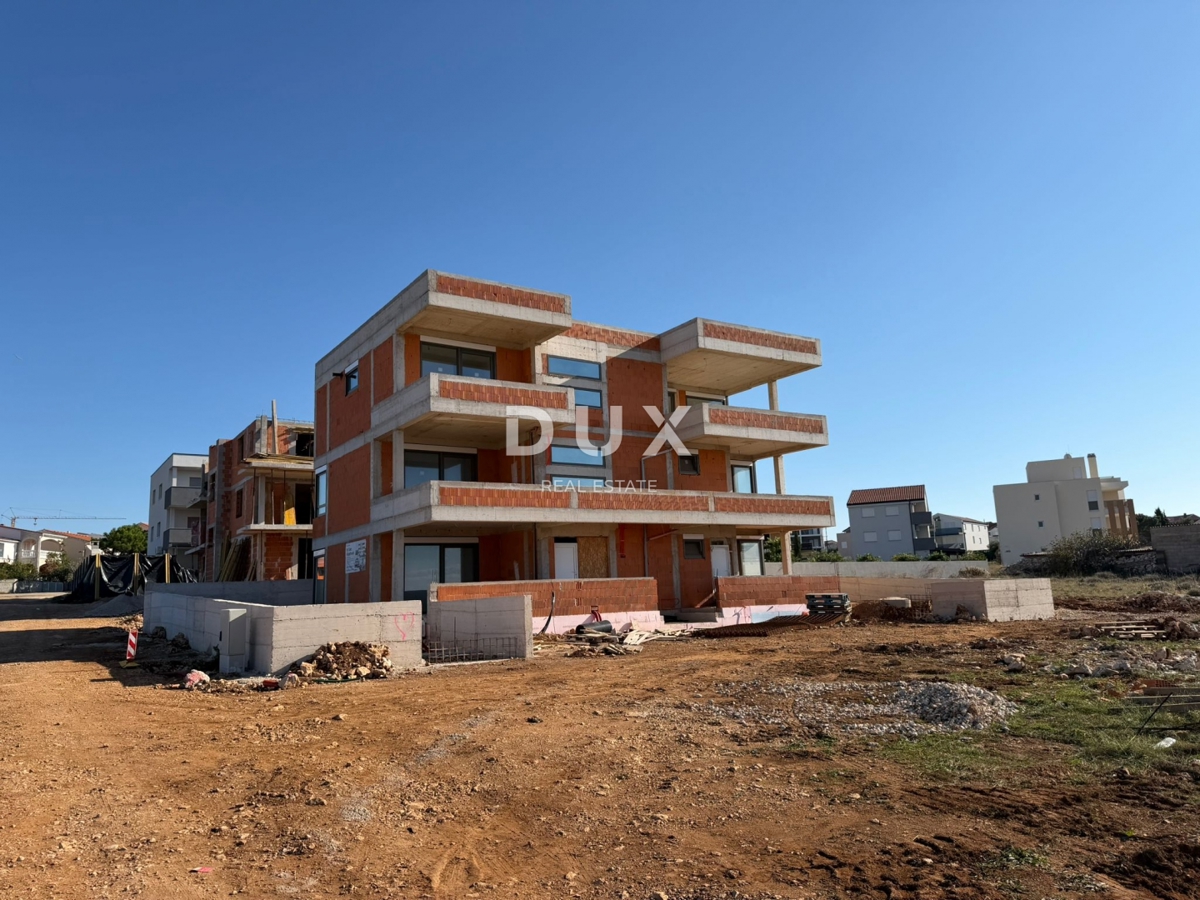 OTOK PAG, POVLJANA – Luksuzni penthouse s panoramskim razgledom v novogradnji