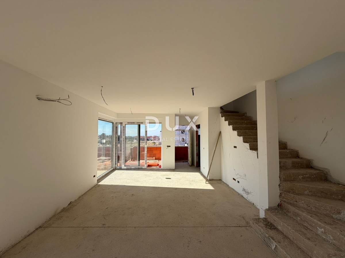 OTOK PAG, POVLJANA – Luksuzni penthouse s panoramskim razgledom v novogradnji