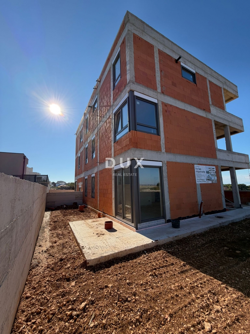 OTOK PAG, POVLJANA – Luksuzni penthouse s panoramskim razgledom v novogradnji