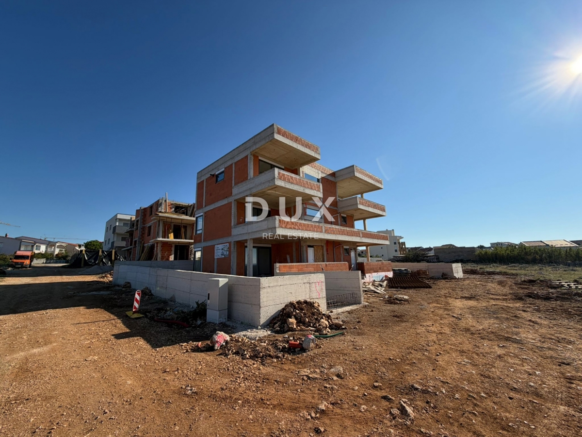 OTOK PAG, POVLJANA – Luksuzni penthouse s panoramskim razgledom v novogradnji