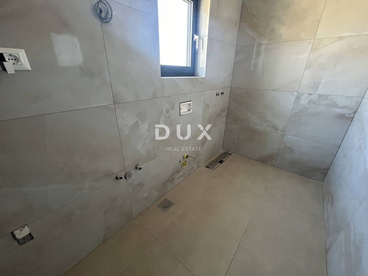 PRIMOŠTEN, DOLAC – Penthouse s čudovitim pogledom na morje! PRILOŽNOST!