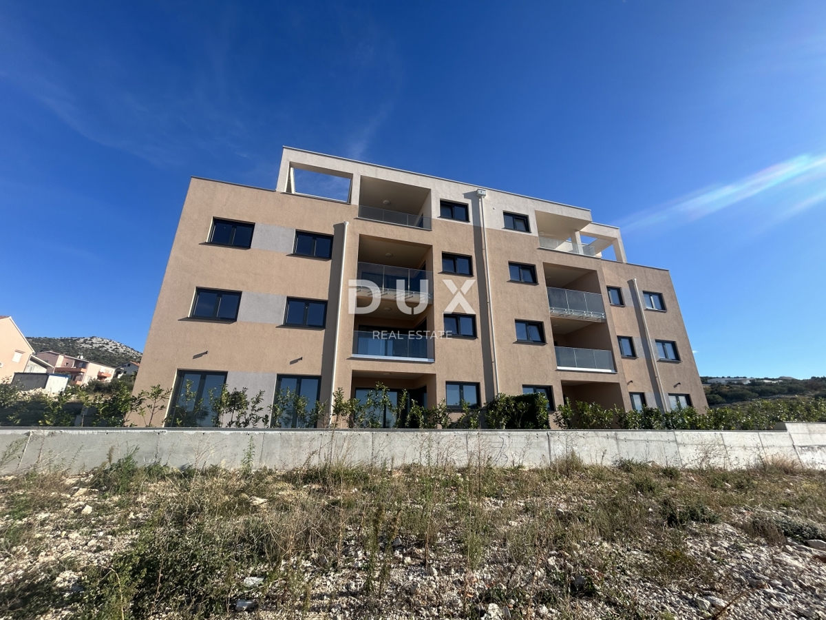 PRIMOŠTEN, DOLAC – Penthouse s čudovitim pogledom na morje! PRILOŽNOST!