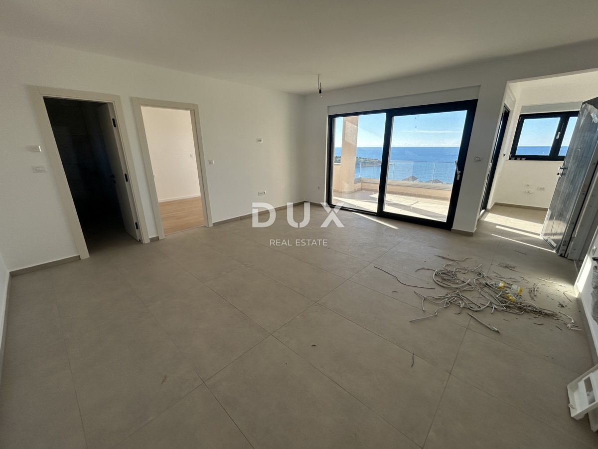 PRIMOŠTEN, DOLAC – Penthouse s čudovitim pogledom na morje! PRILOŽNOST!