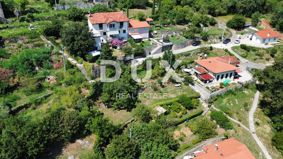 OPATIJA, LOVRAN - novo - čudovito gradbeno zemljišče za družinsko hišo ali vilo z bazenom s pogledom na morje