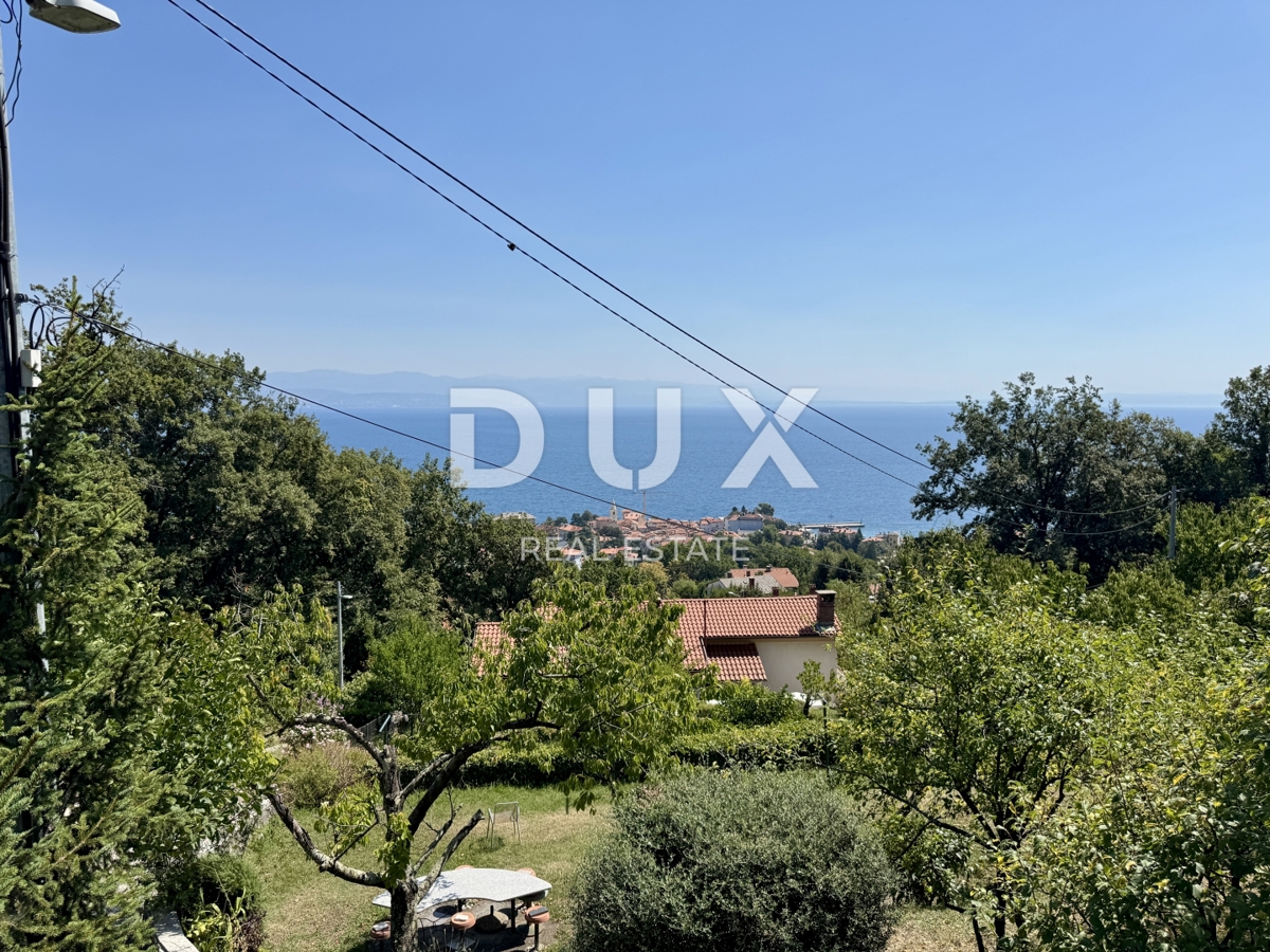 OPATIJA, LOVRAN - novo - čudovito gradbeno zemljišče za družinsko hišo ali vilo z bazenom s pogledom na morje
